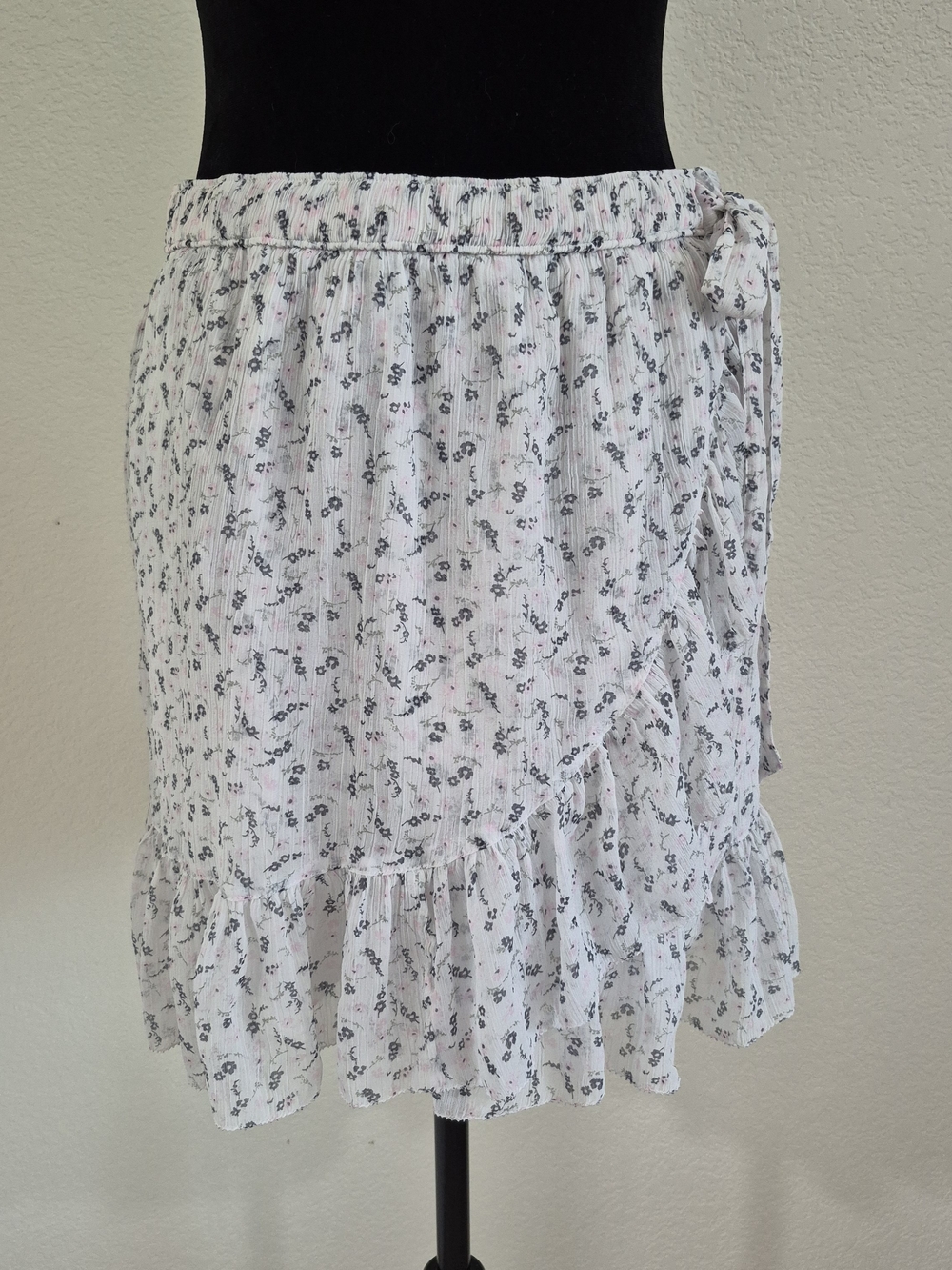 Abercrombie & Fitch Cream Floral Ruffle Mini Skirt
